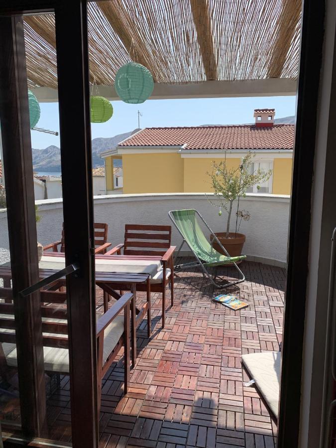 Apartman With Balcony 450m From The Sea Baška